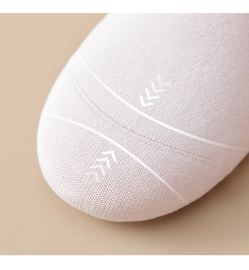 Seamless Unisex Ribbed Crew Socks