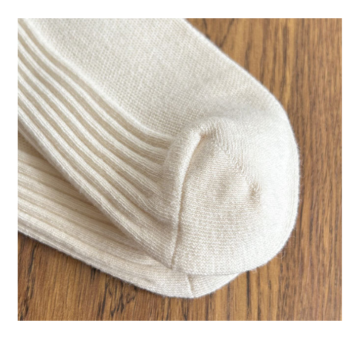 Women's Modern Simple Ribbed Mid-Calf Socks