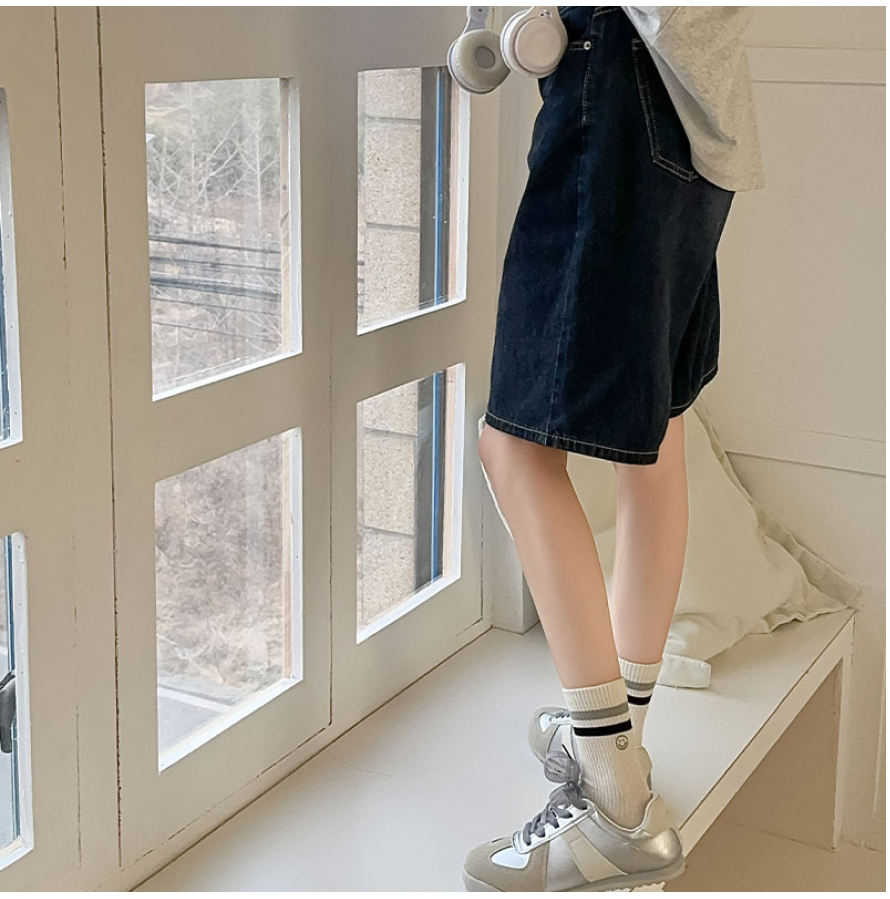 Smile Embroidered Stripe Women's Mid-Calf Socks