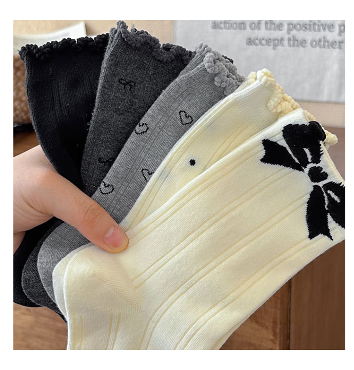 Women's Heart Ribbon Frill Mid-Calf Socks