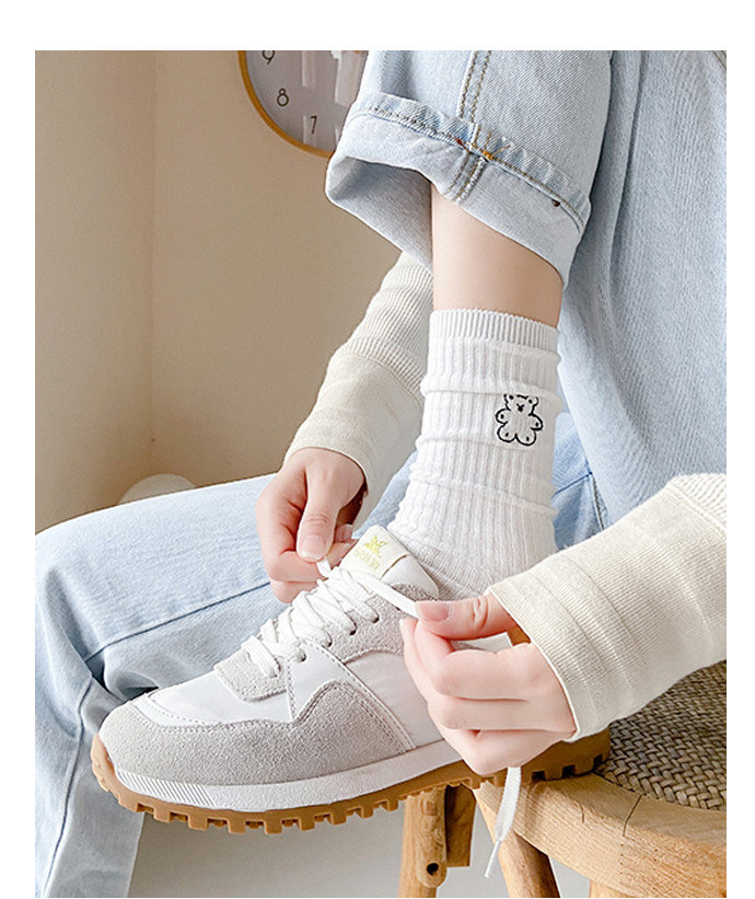 Women's White Animal Embroidered Mid-Calf Socks